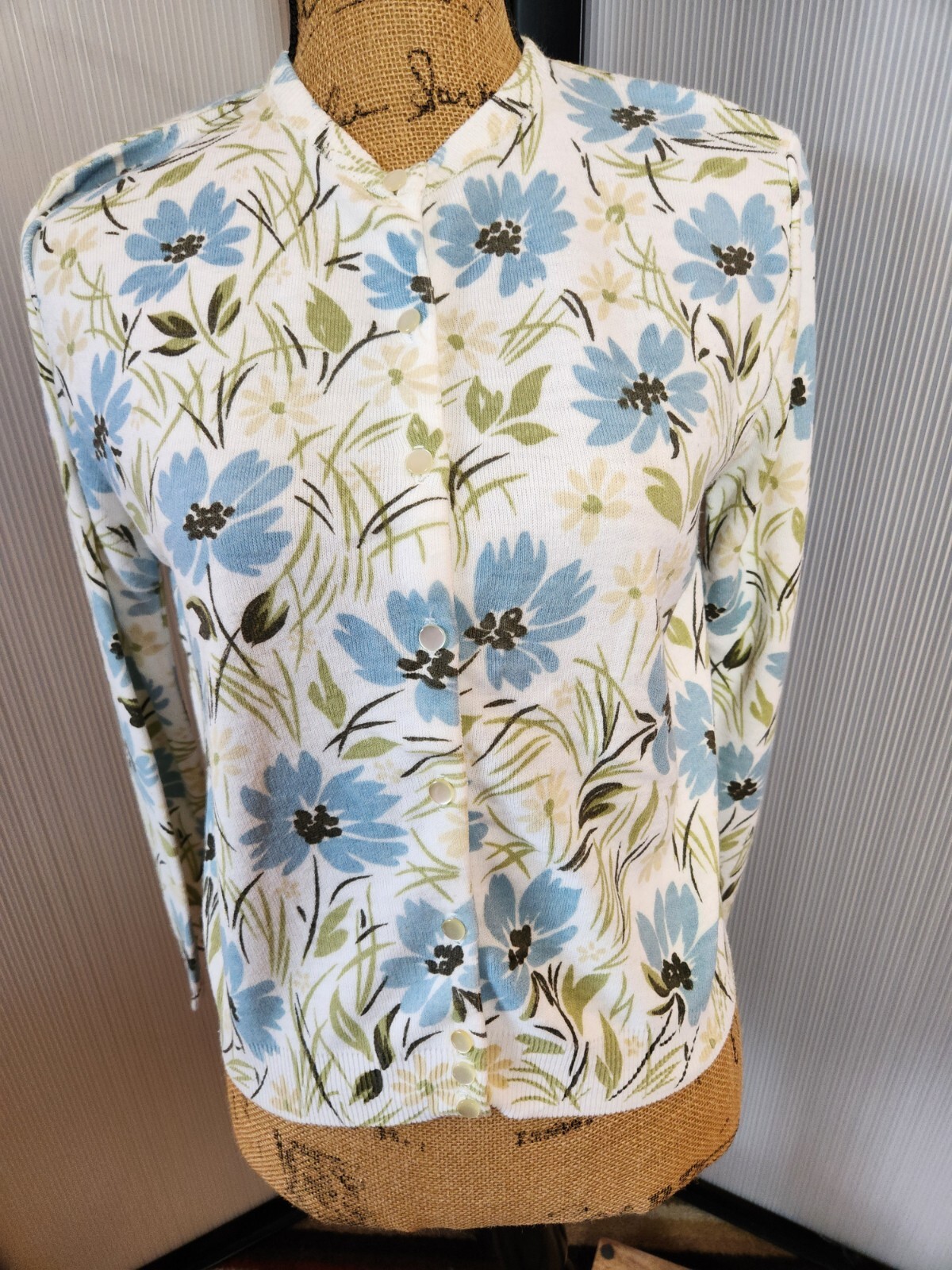 VINTAGE FLORAL BUTTON UP SWEATER BY BONNY LOU BY JACK GILBERT OF NEW YORK READ!!