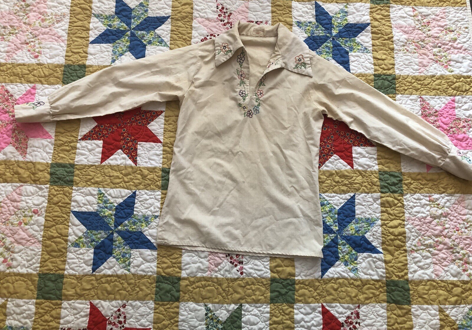 Vintage 60s Beige Floral Embroidered Floral Accents V-Neck Top/Tunic~Large~Read!