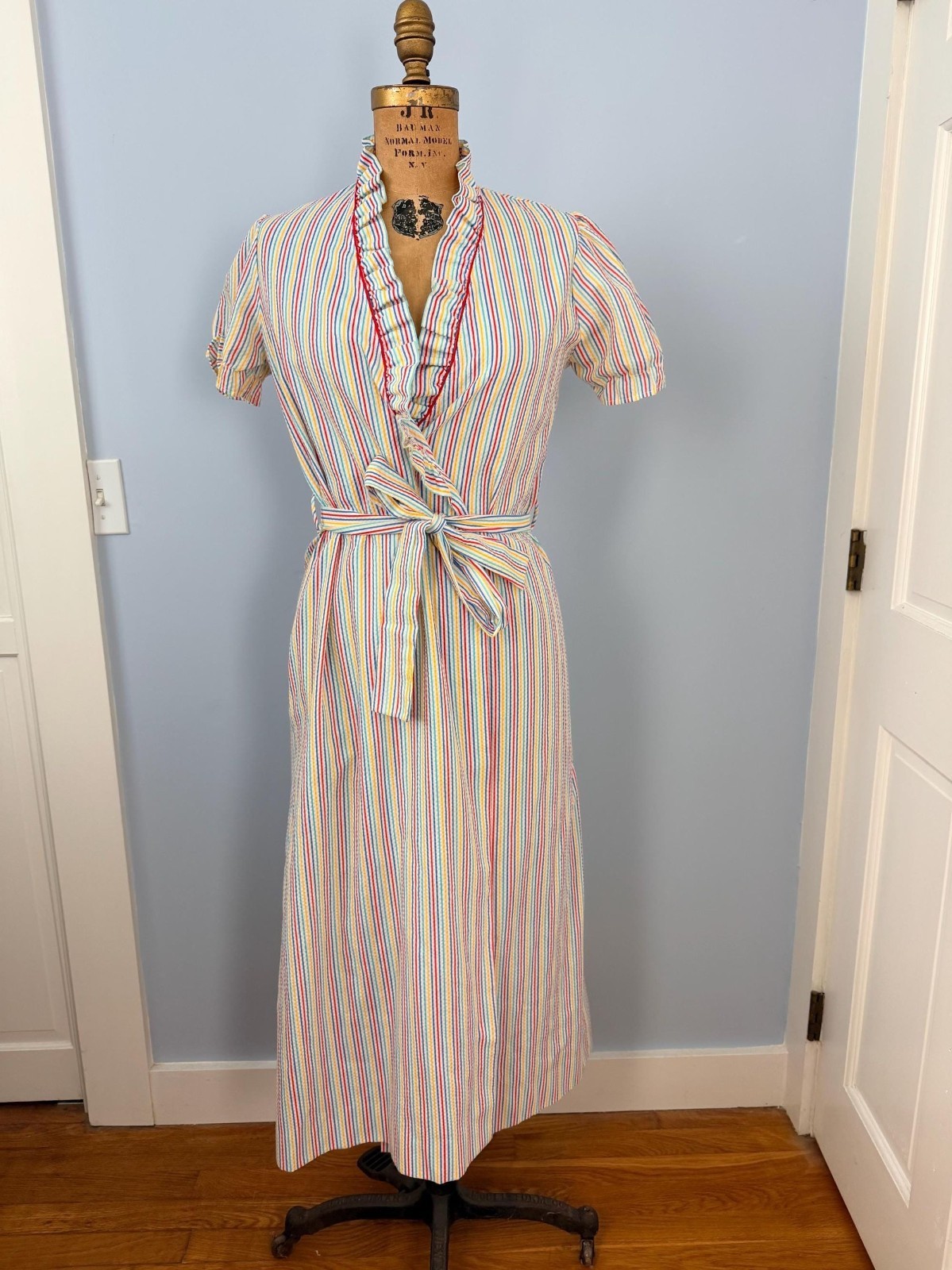 Vintage 1970s Sears Jr Bazaar Rainbow Striped Seersucker Robe Size Small