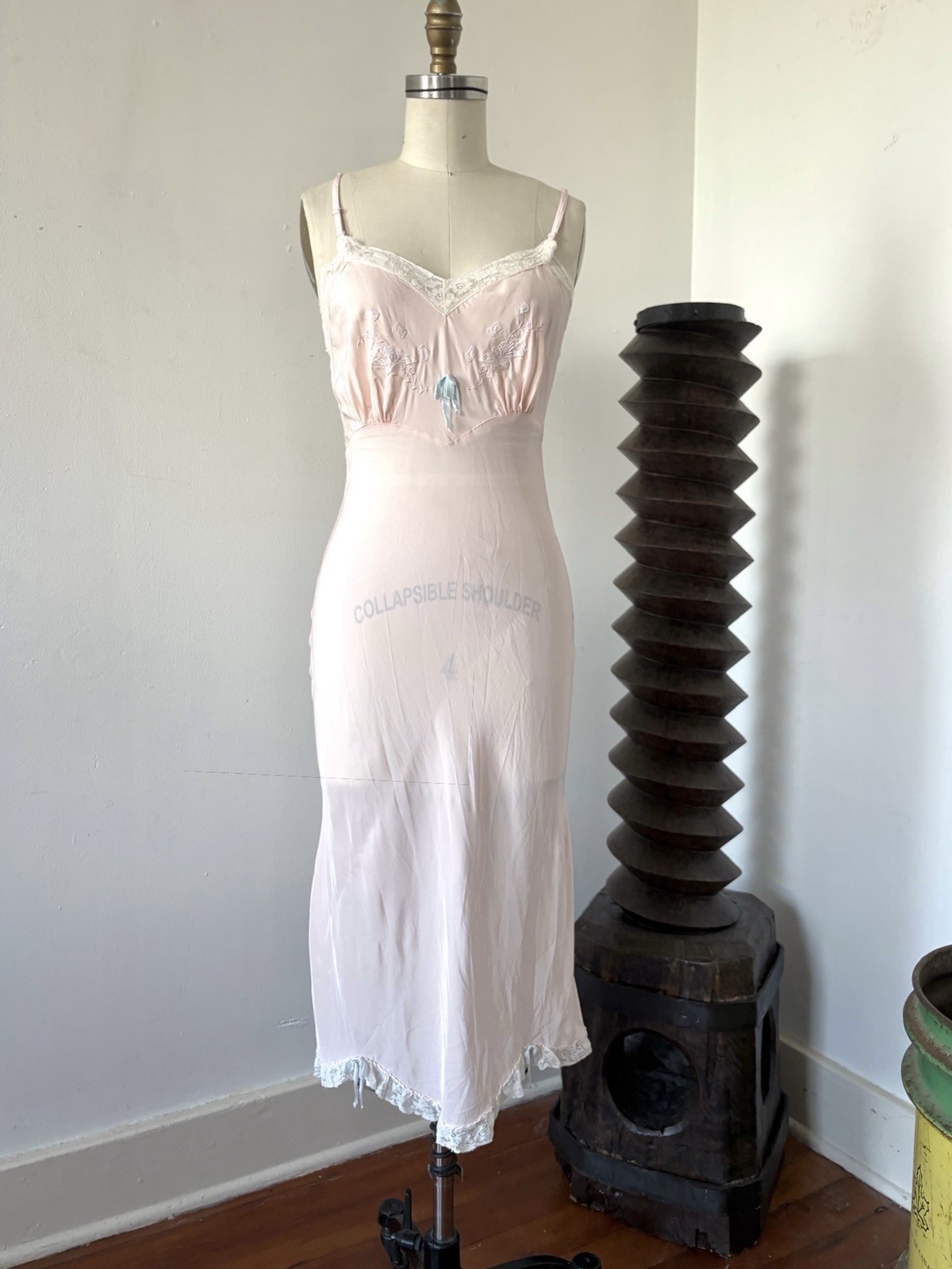 1940s Pink Bias Cut Rayon Slip Dress Floral Embroidery Lace Trim Satin Bow XS