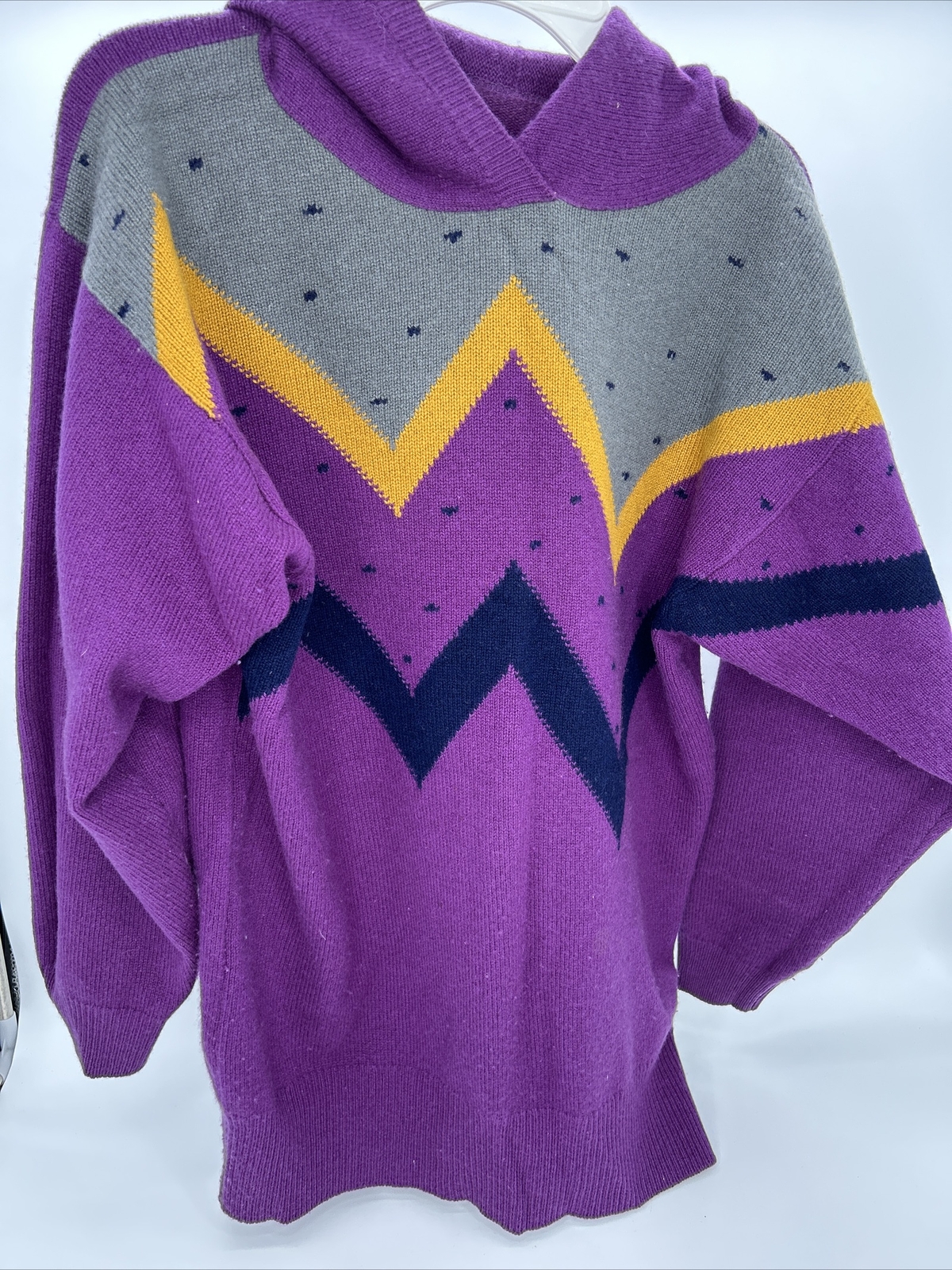 Intarisa Purple Hoodie Sweater 1980s Memphis Style Zig Zag Retro 80s 90s Vintage