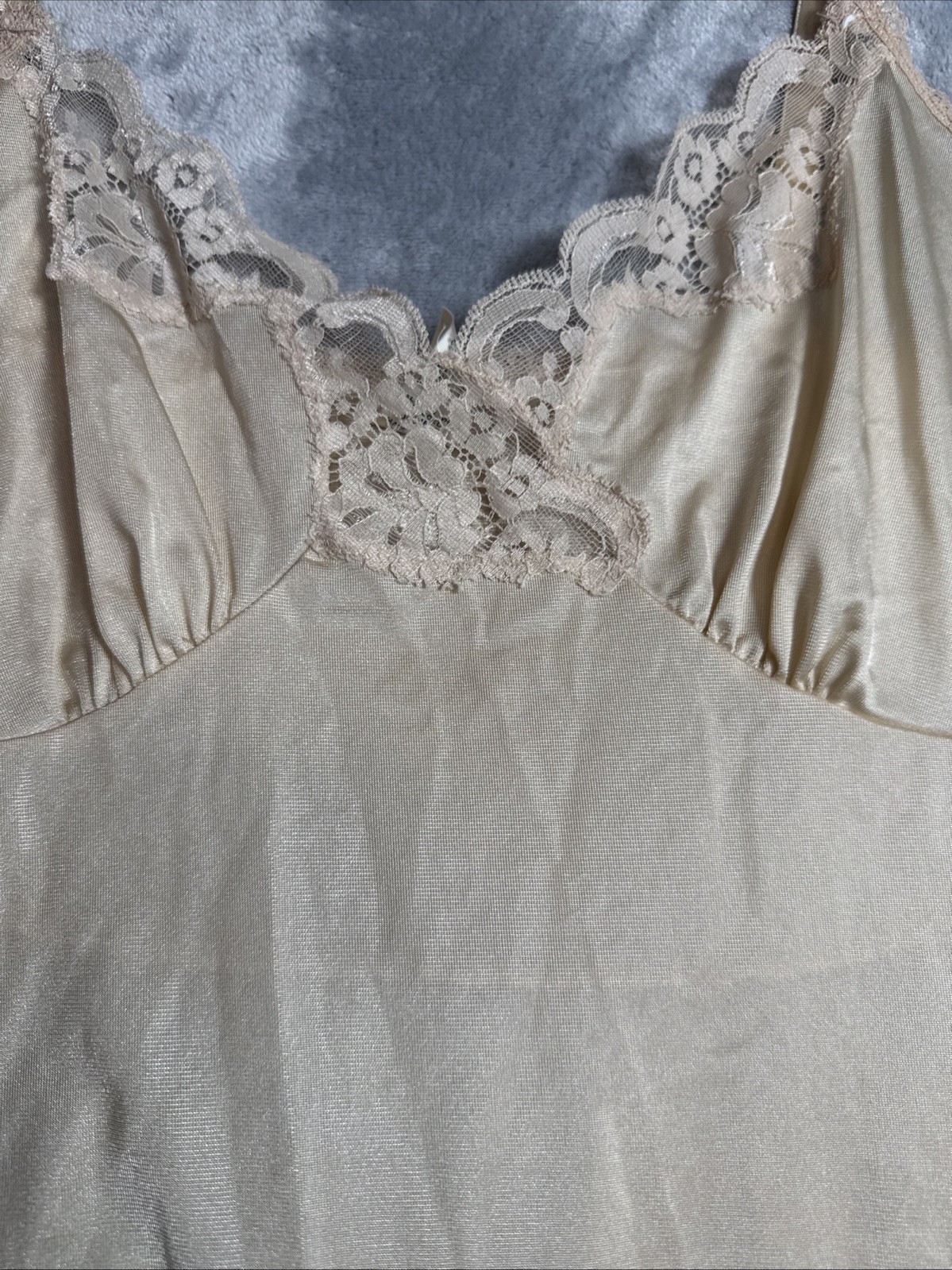 Vintage 1960’s Slip Ivory Nude Lace Slit Pretty Detailing Nightgown Sz S/M