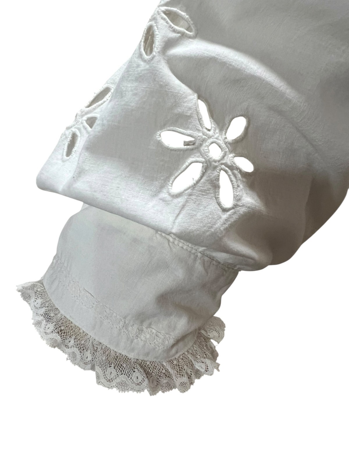 Vtg Early 1900s Creamy White Cotton Nightgown Hand-Stitched Eyelet Lace Trim
