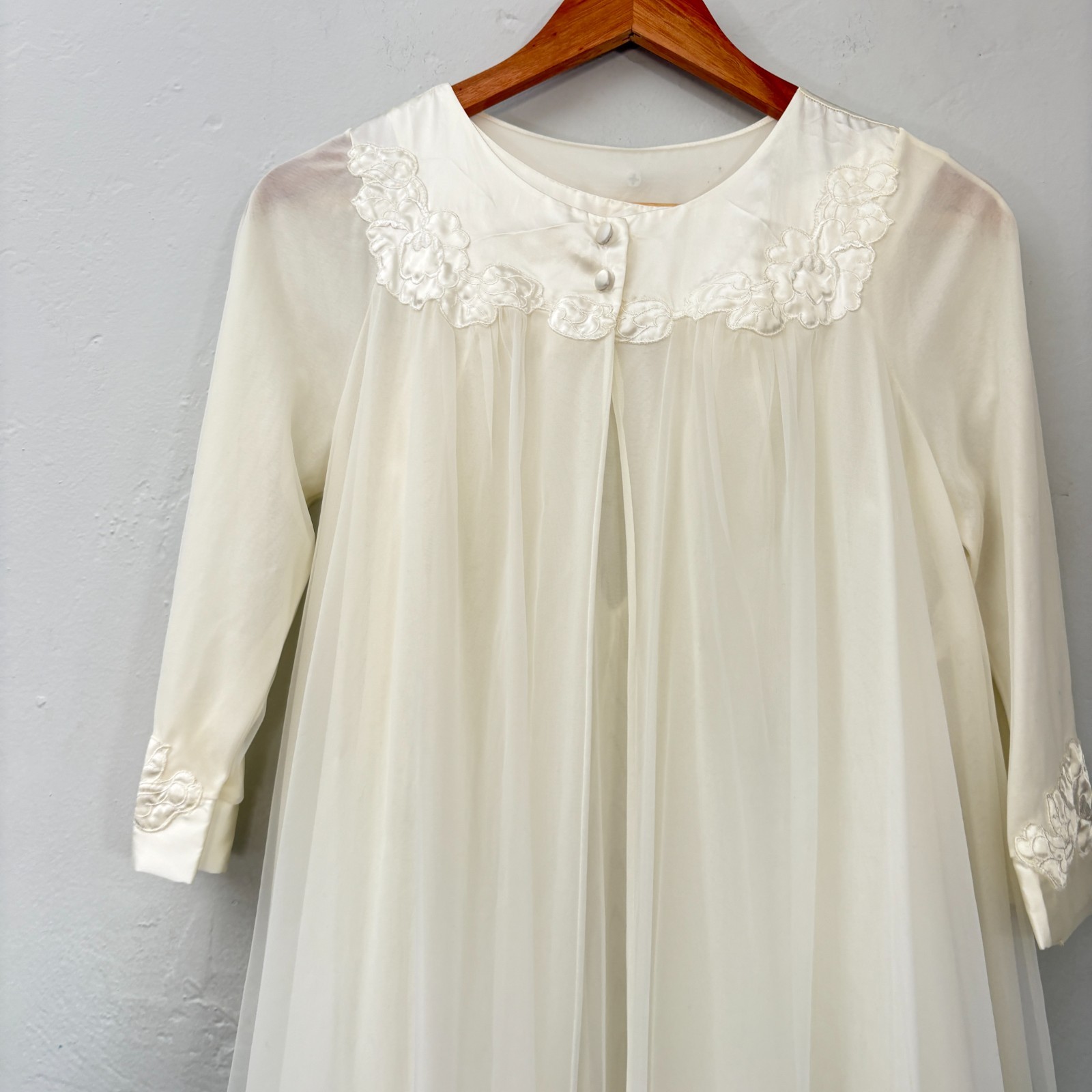 Gossard Artemis Robe Nightgown Set Women Size Petite White Vintage FLAWS