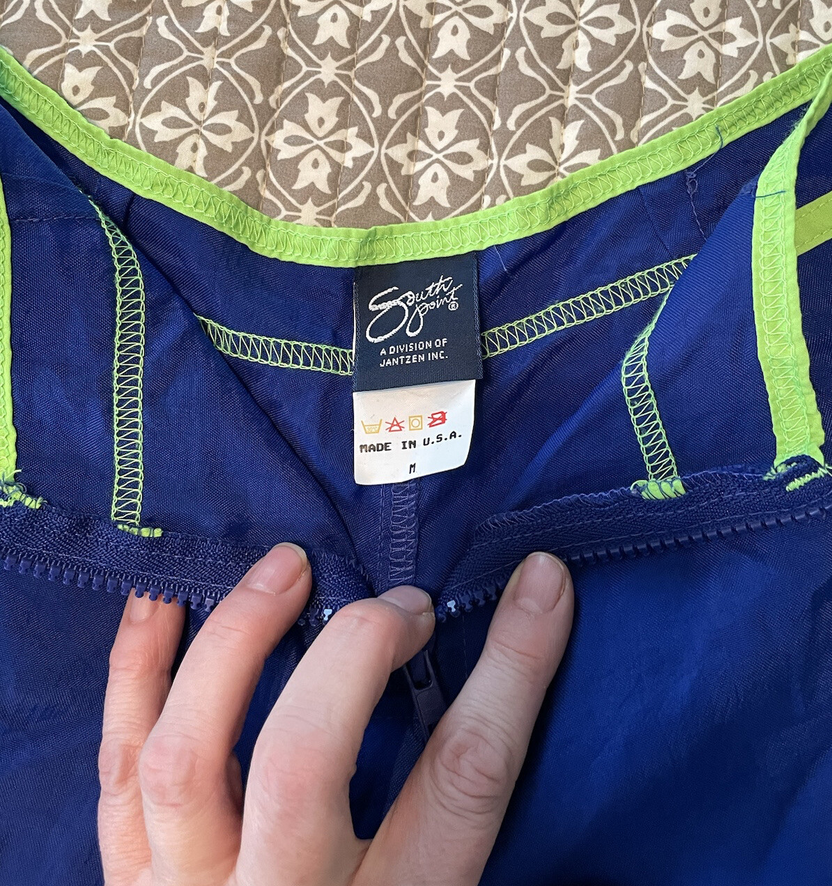 Vtg Women’s M Jantzen Front Zippered Navy W/Green Stripe Nylon Shorts Swim Jog