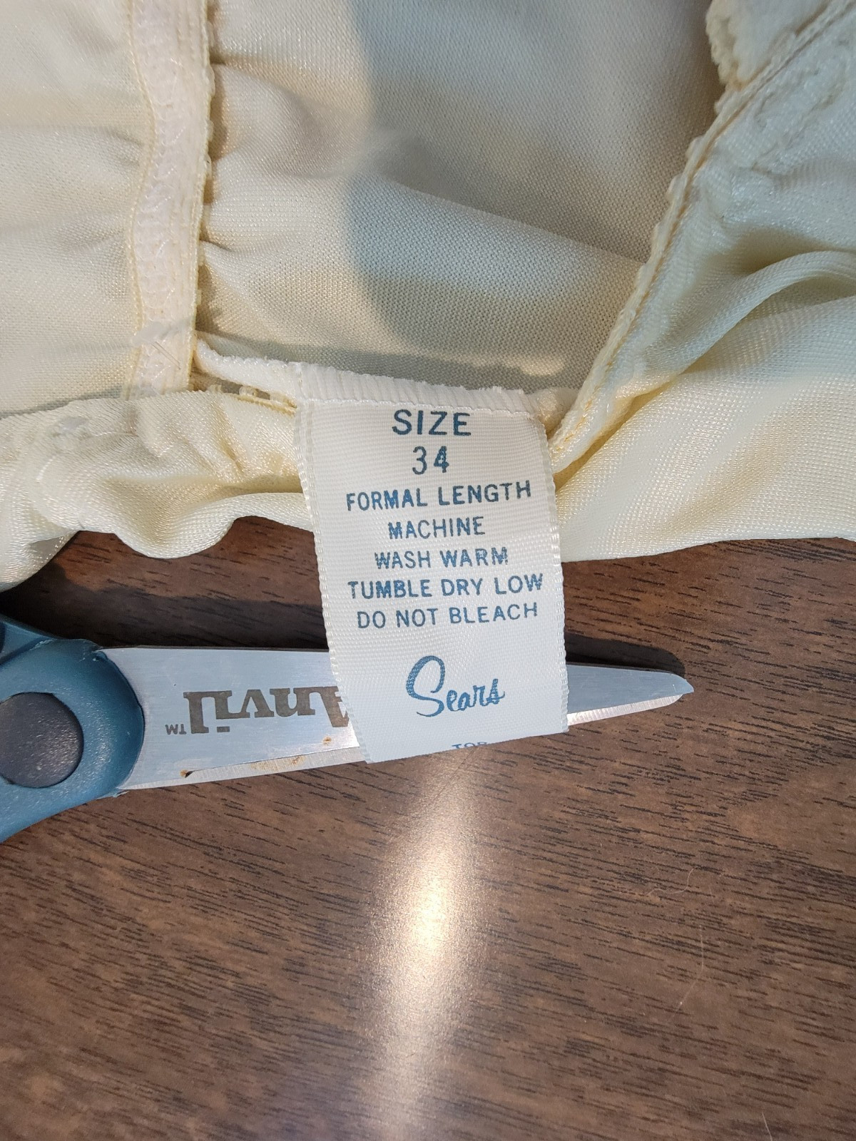 Vintage The Sears Doesnt Slip Low Back Anti-Cling Cream Formal Size 34 Deadstock