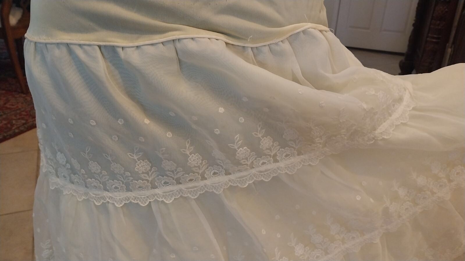 Vintage Ivory 50s Silky Nylon & Lacy Taffeta Jive Rockabilly Half Slip Petticoat