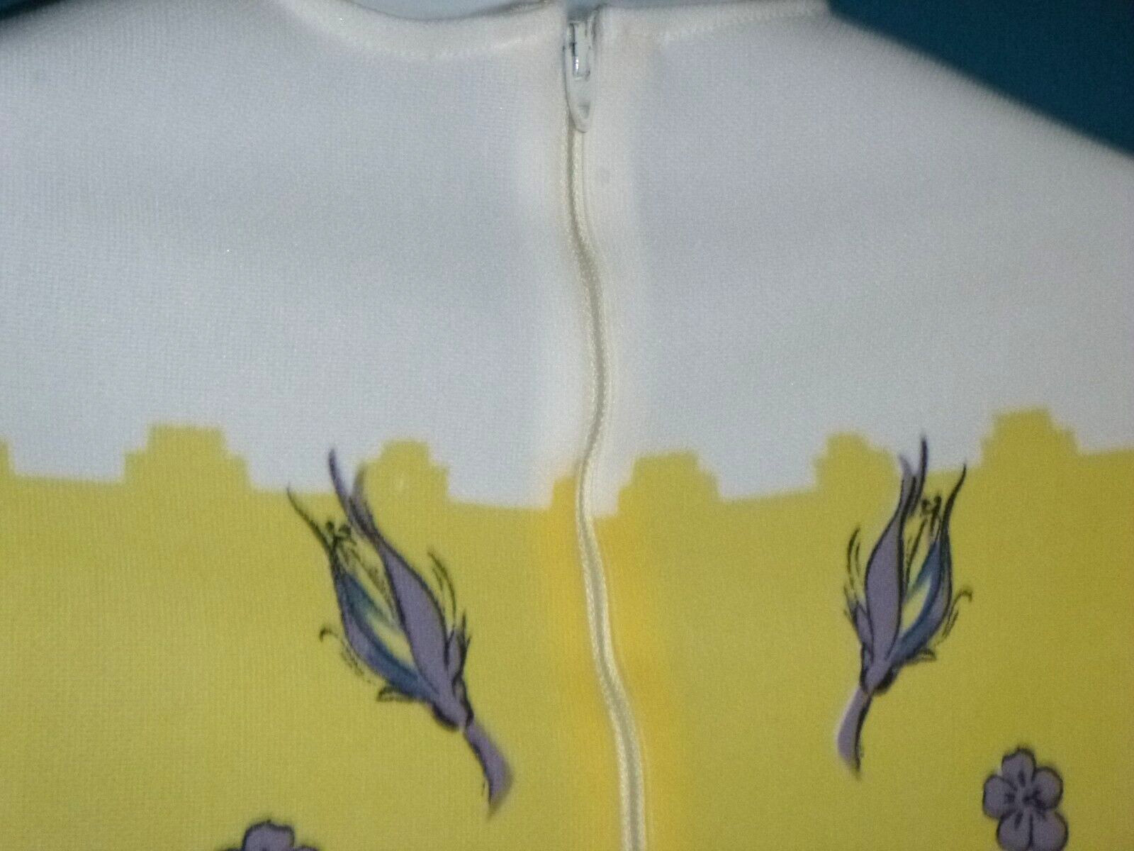 Vtg 60s 70s MOD Polyester Knit Novelty Shirt Yellow Lilac Blue Flowers Sz S/M