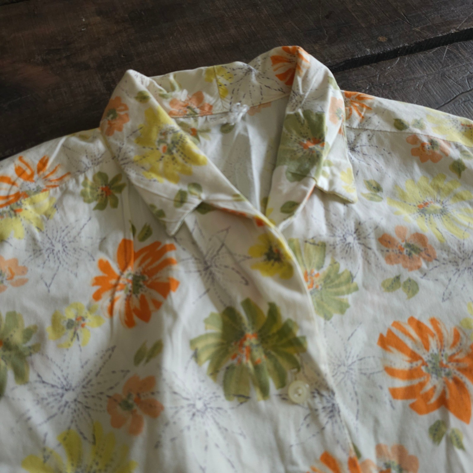 Truly Regal Vintage 50 60s Floral Sleeveless Button Down Blouse Orange Green Mod