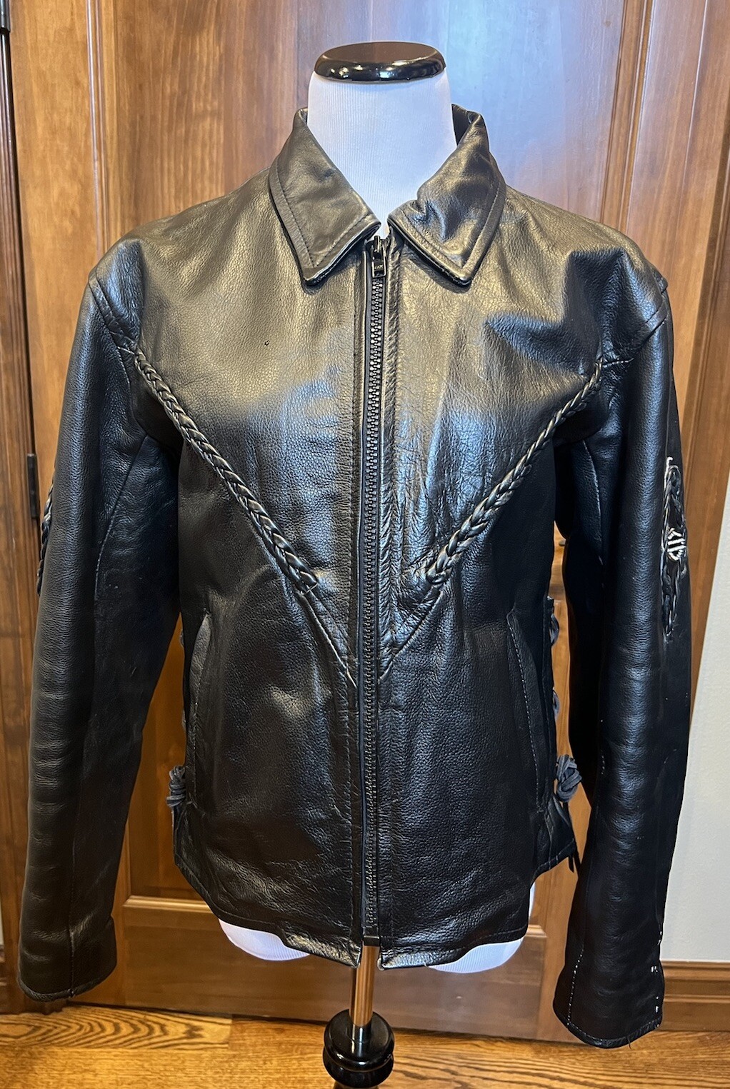Vintage Leather Jacket Retro Women’s Zipper Pockets Braid Harley Emblems Bling