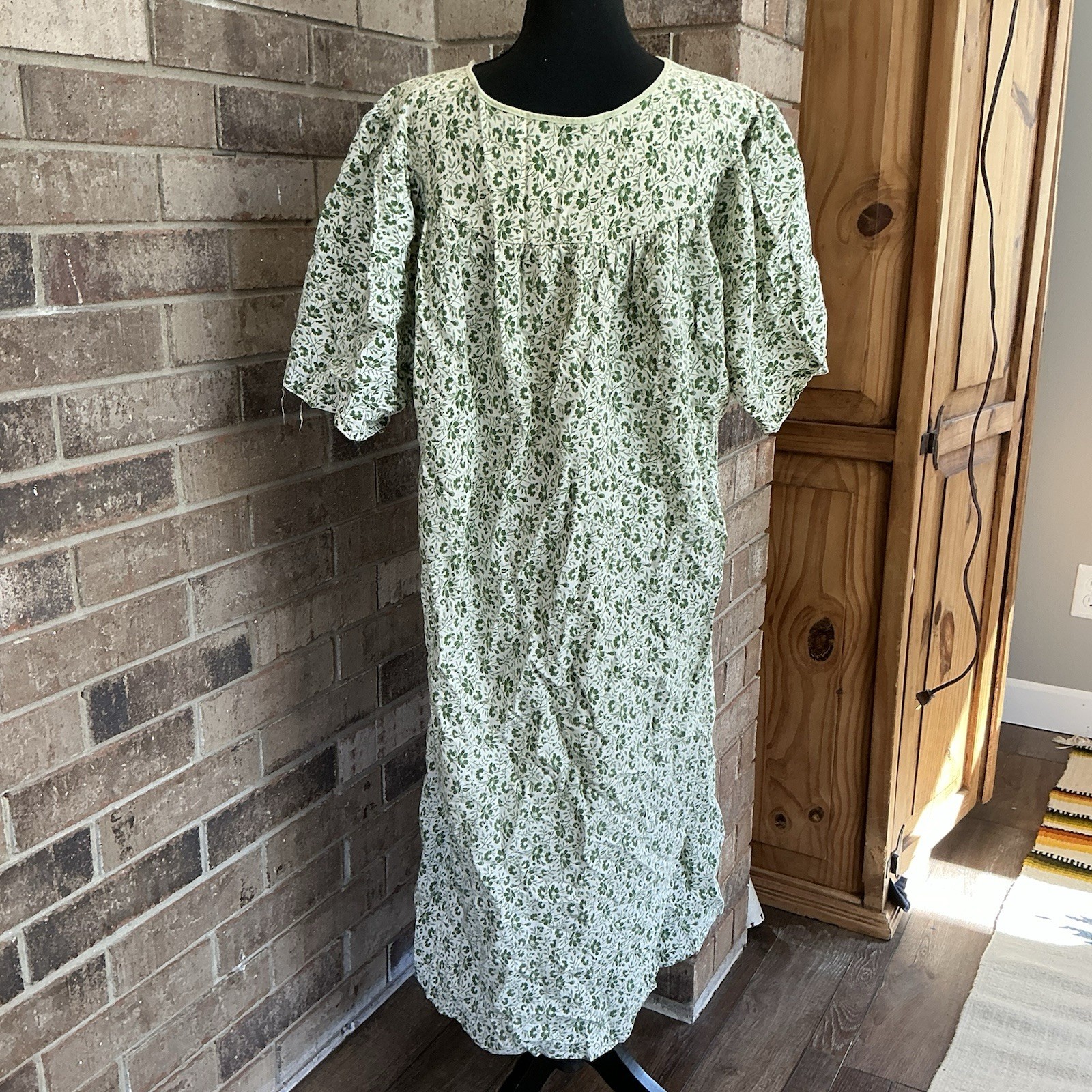 VTG Floral Snap Front Housecoat Duster Robe Green Short Sleeve Plus Size 1X 32C7
