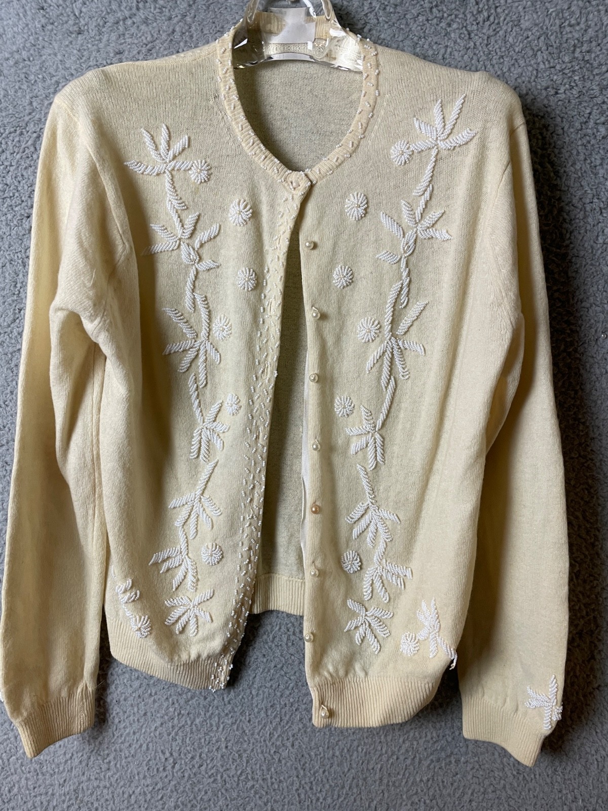 Vintage Beaded Wool Cardigan Sweater M Cream White Floral Pearl Detail VTG