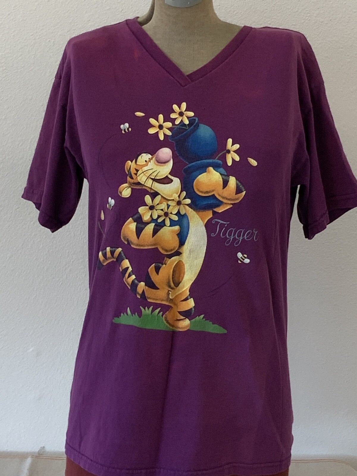 Vintage winnie the pooh Tigger T shirt Women’s Medium Purple V Neck 90s