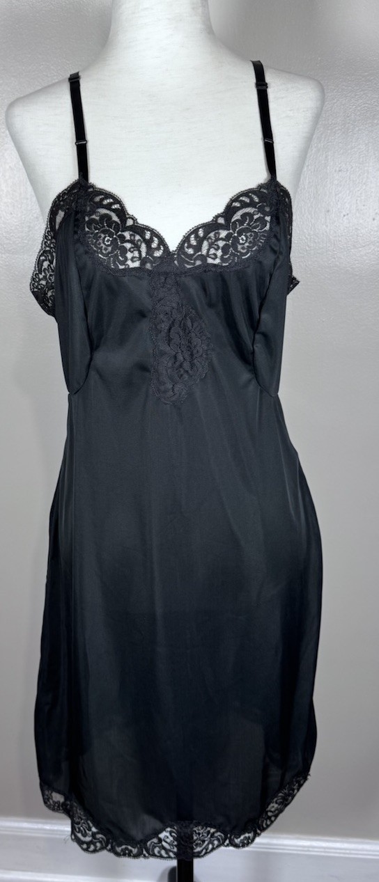 80s JC Penney Gaymode Black Nylon Lace Trim Full Slip Dress Goth Lingerie Sz 36