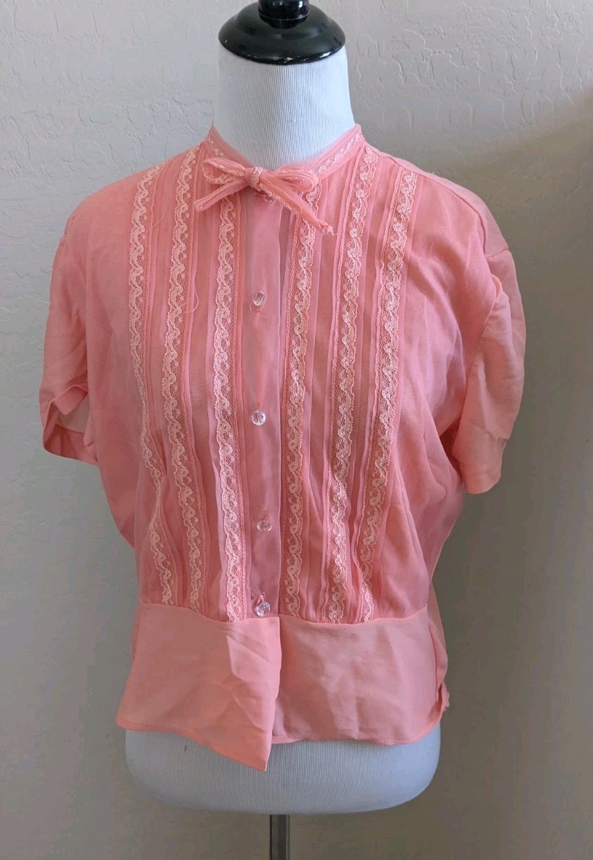 Vintage Women’s Shirt Lace Nylon Pretty Buttons Peach? Coral? Medium?