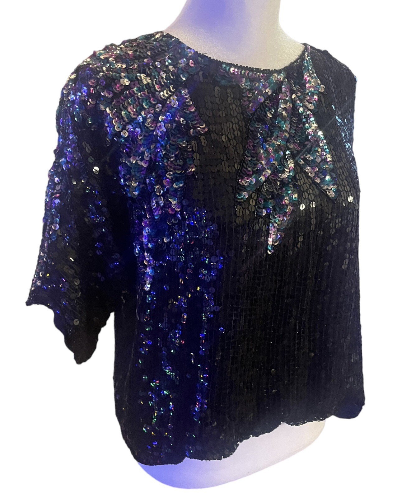 Vintage Petite Illustration Full Sequin Silk Top Black Multi Color Short Sleeve