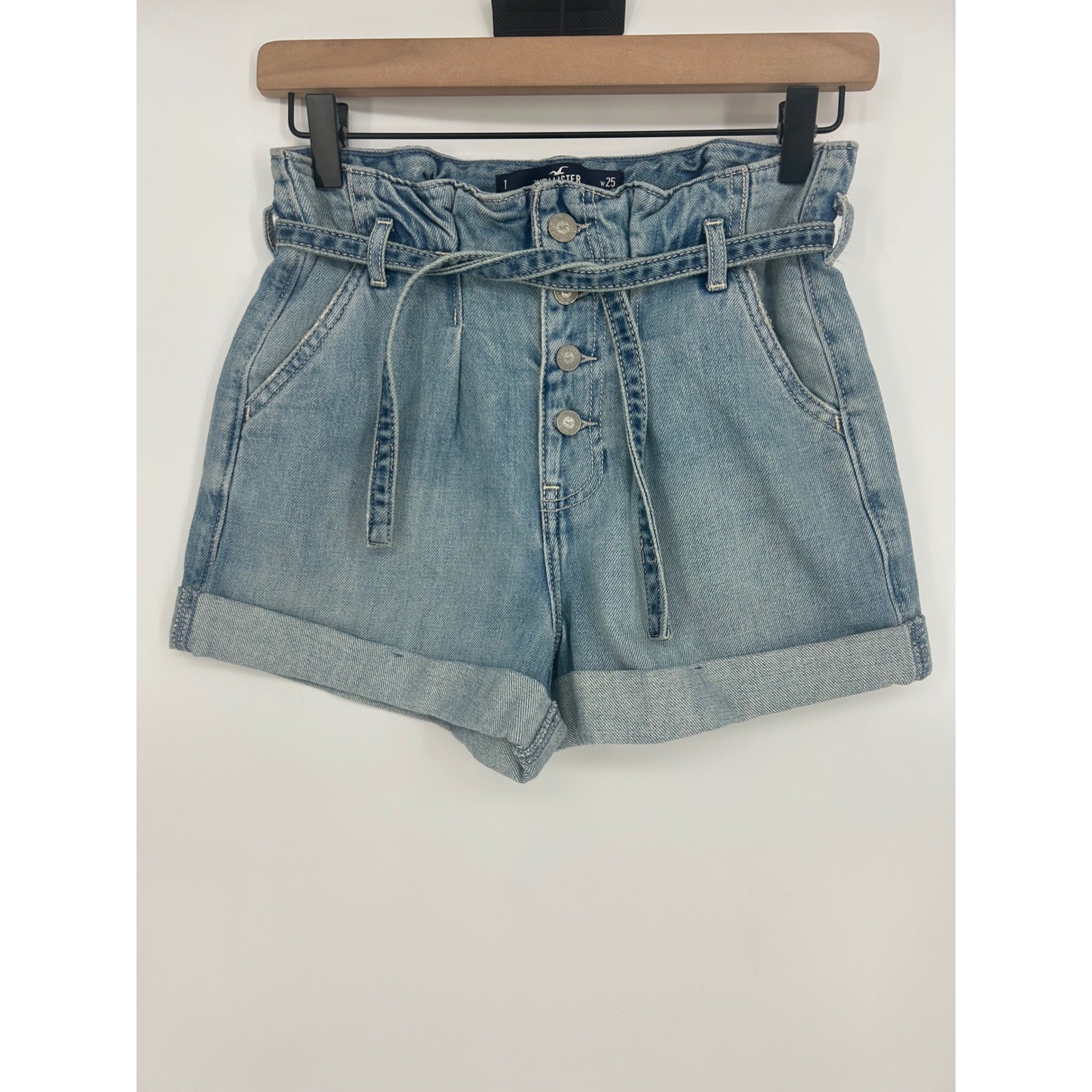 Hollister Ultra High-Rise Mom Paperbag Cotton Shorts Light Wash-25/1- Retro