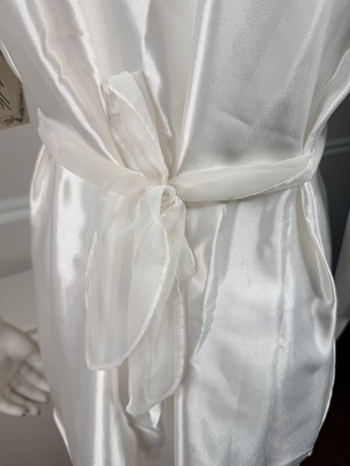 VTG NWT Dentelle floral Night Gown Medium bridal Lace Bodice Sheer Netting satin