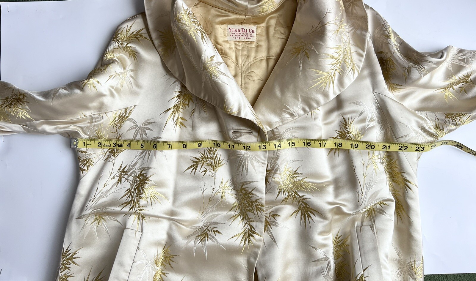 1950s Custom Sewn SATIN Ivory Swing Coat Embroidered Lining HONG KONG SZ M-L