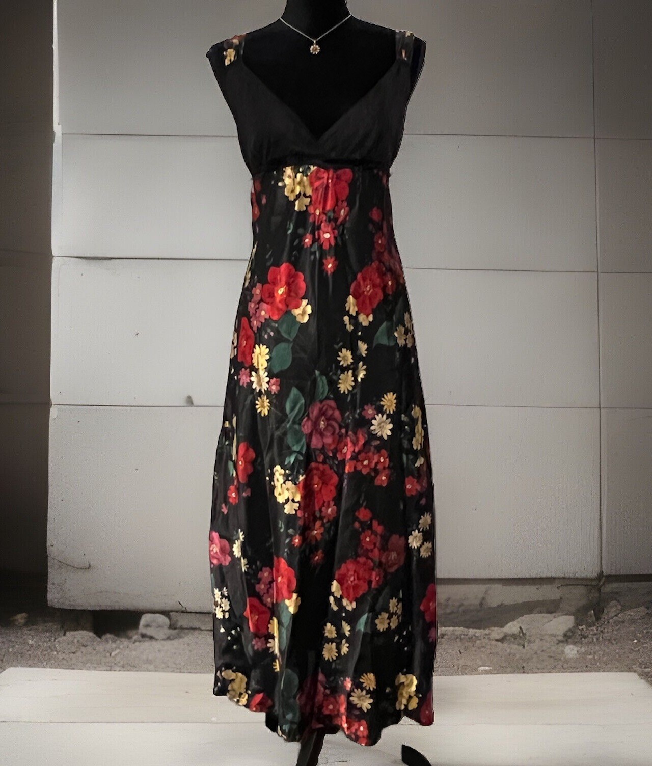 90s VTG Slip Dress Womens Sz S Satin Nightgown Lingerie Feminine Romantic Goth