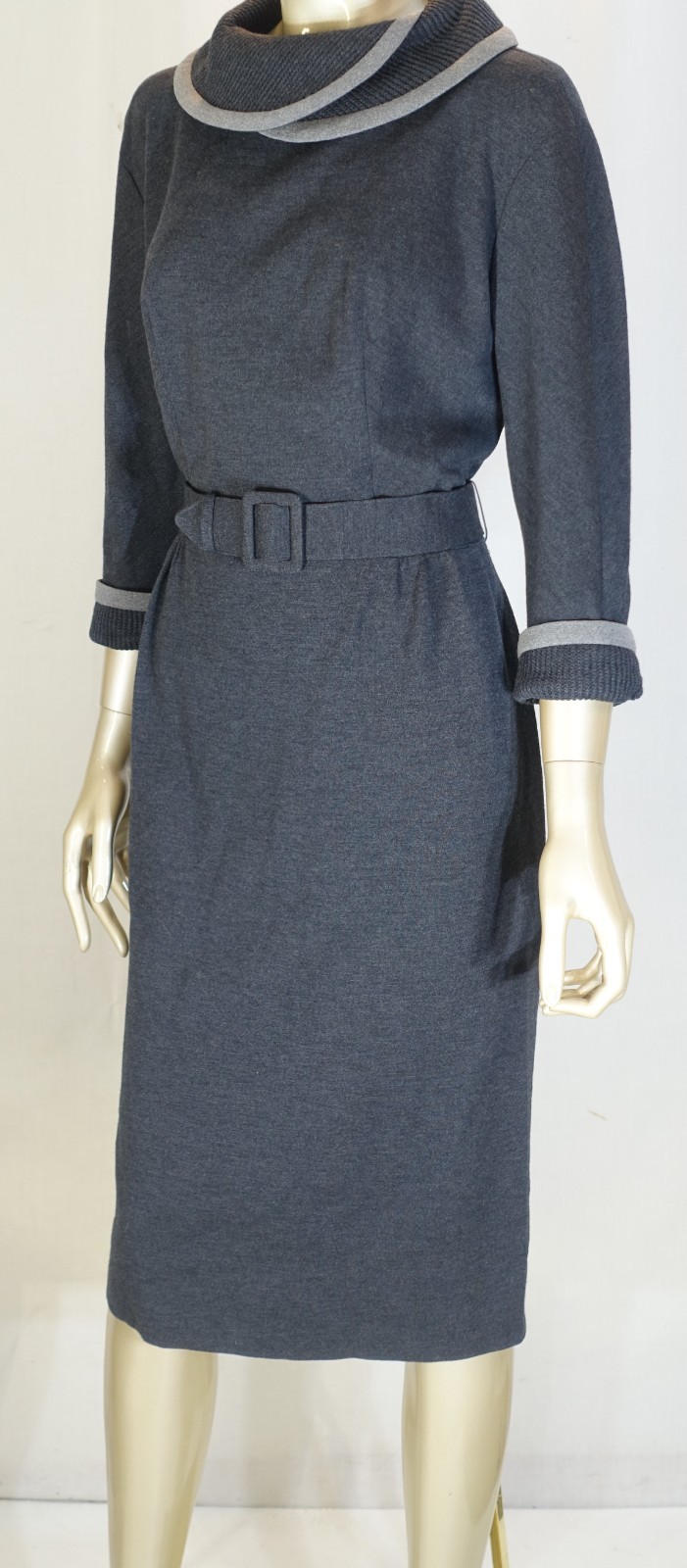VINTAGE BLEYLE~MINT!!~GRAY VIRGIN WOOL SHEATH DRESS ROLL COLLAR SZ:8/10 GERMANY