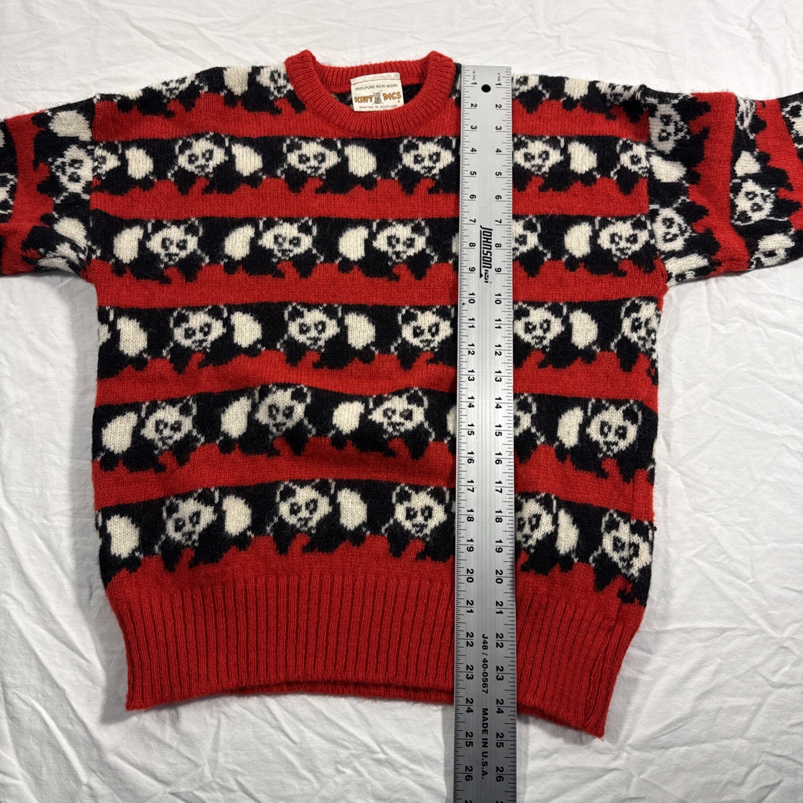 Vintage 1970s 100% Pure New Wool Knit Pics Panda Print Knit Sweater 42