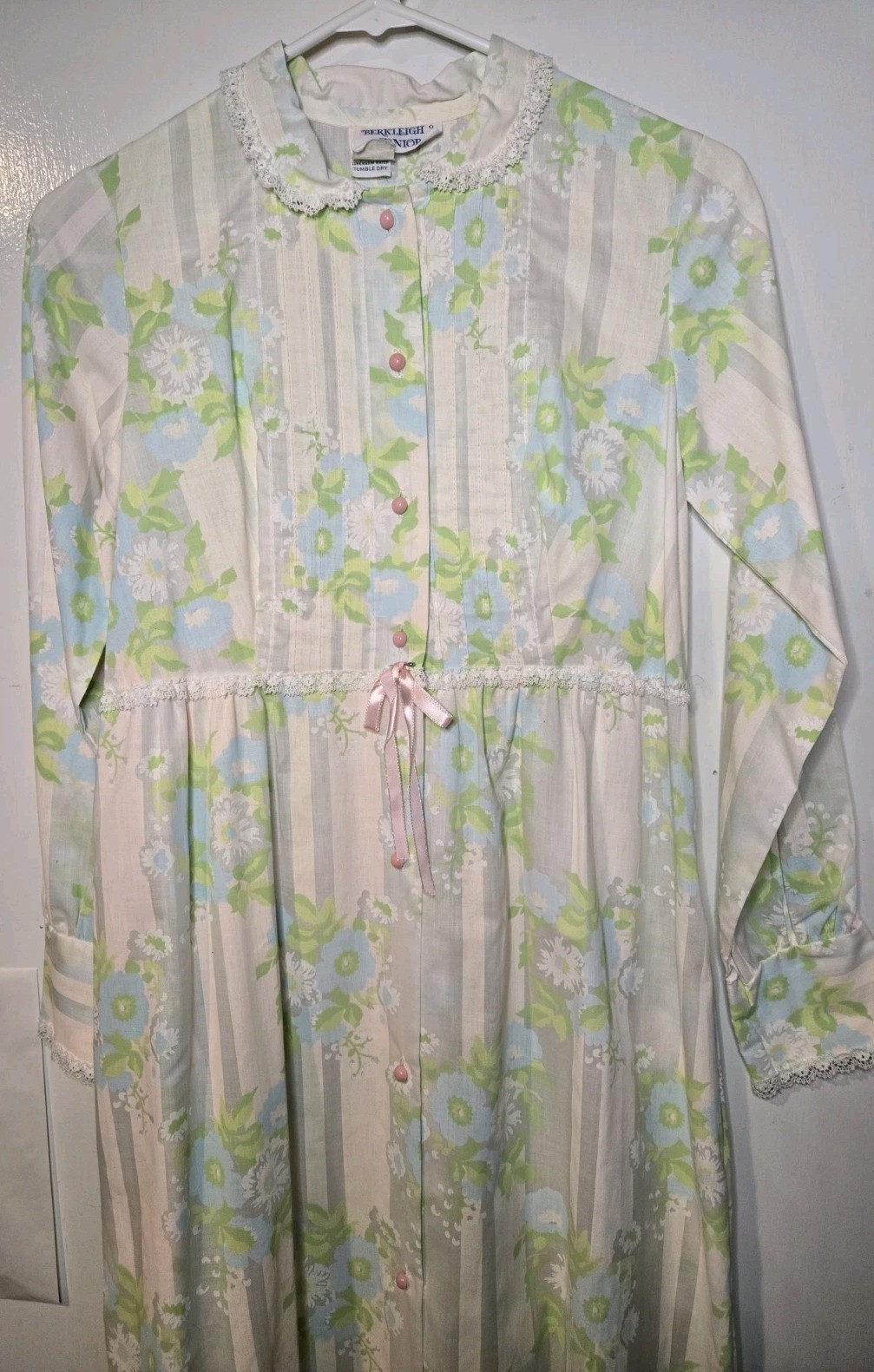 Vintage Berkleigh Junior Pink Nightgown Flounce Hem Size 9 Juniors Buttons Lace