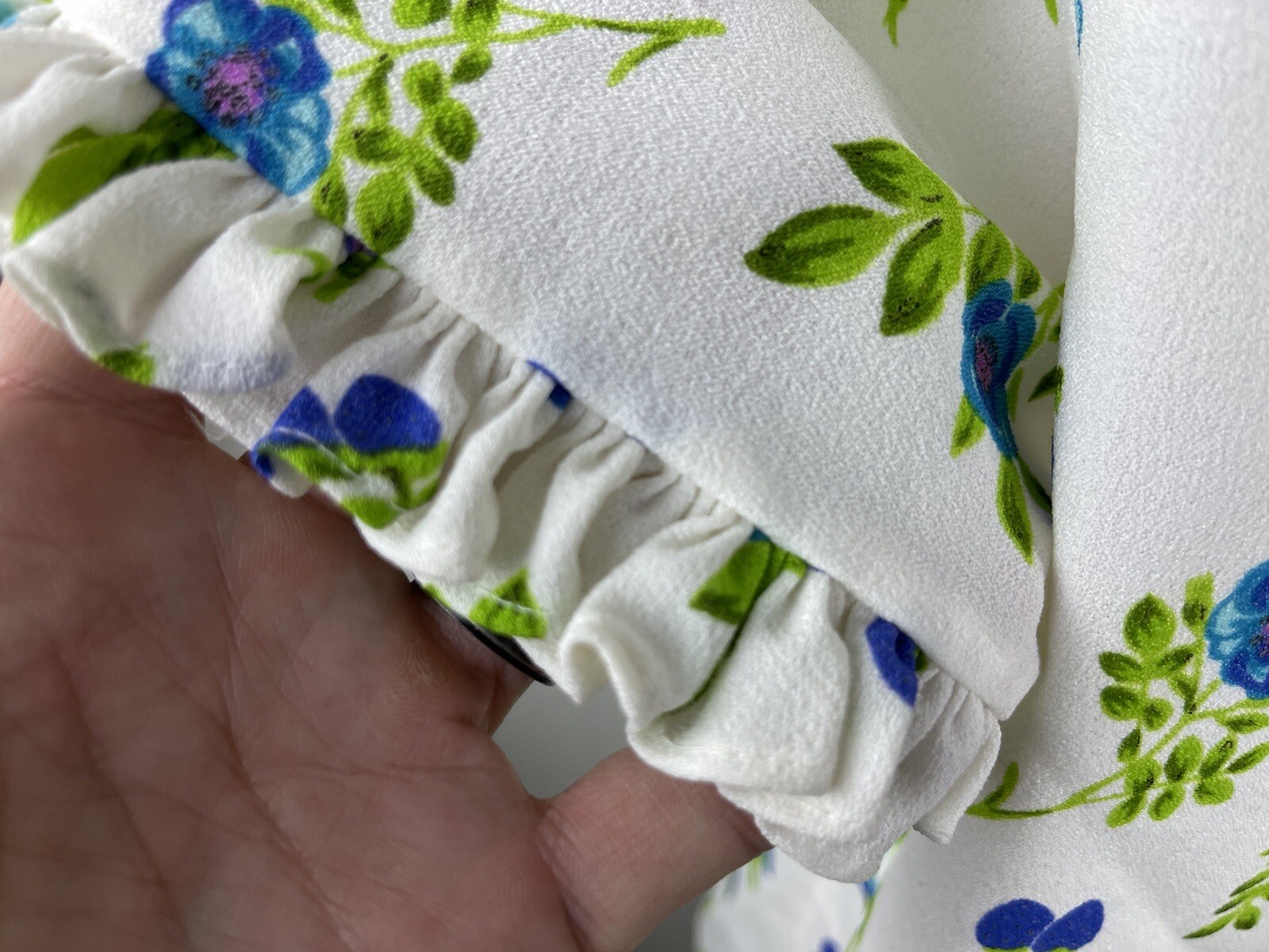 Vintage Ladies’ Off White With Blue & Purple Flowers & Strawberries Housecoat