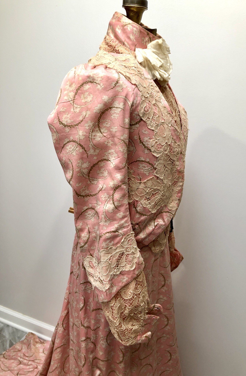 Antique VICTORIAN 1900s GIBSON GIRL Pink Paisley TRAINED GUIPURE LACE 2Pc GOWN