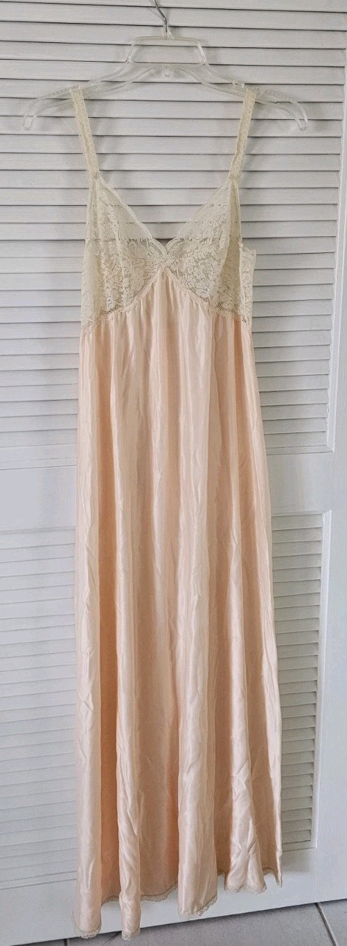 VTG Olga Nightgown Negligee Peach Cream Dress Lace Lingerie 70s 80s Size 36