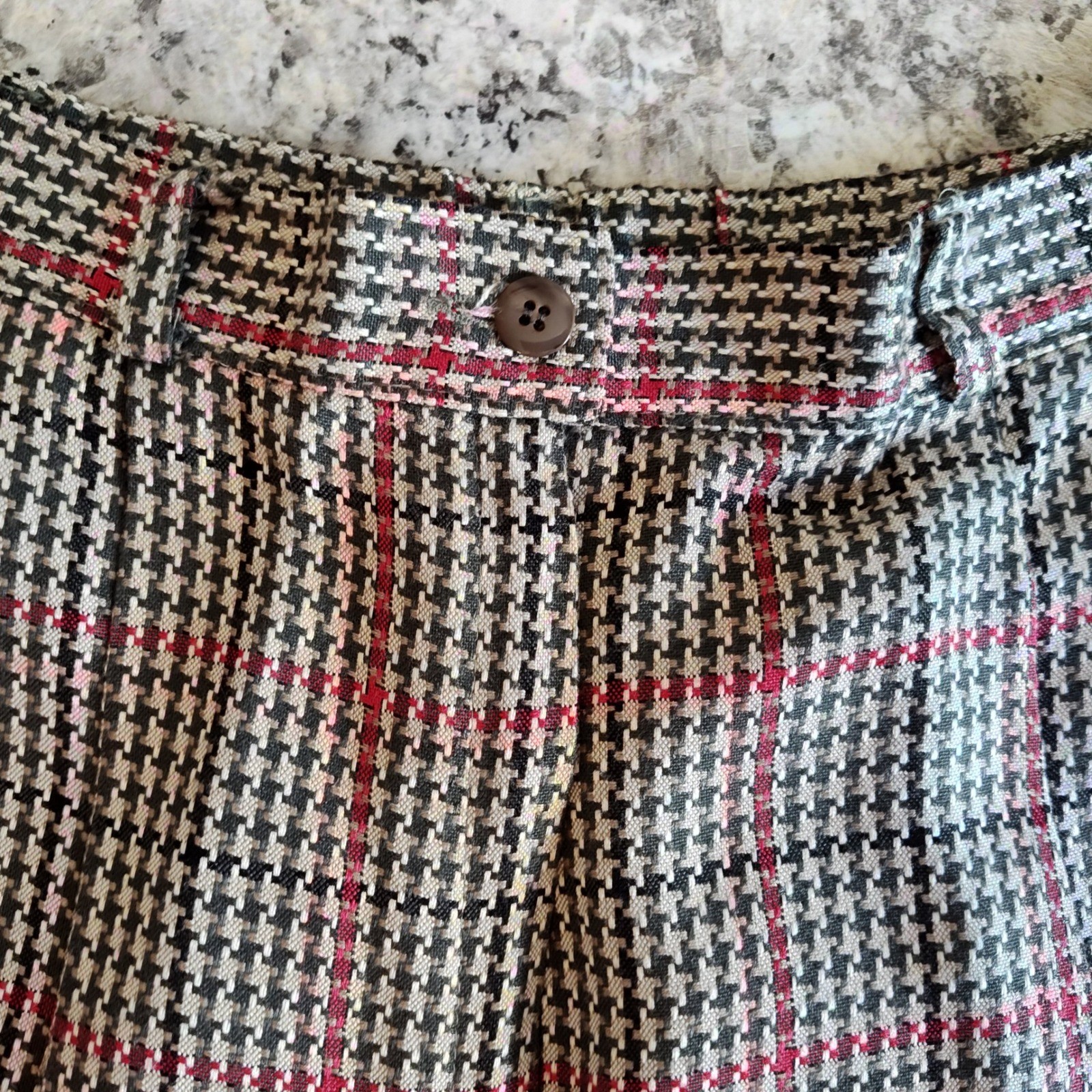 1950s Pendleton Shorts Women 12 Black White Red Houndstooth Plaid Pleated Rayon