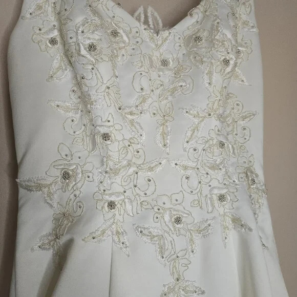 Moda Bella Vintage Off White Embroidered Gold Wedding Dress Gown with Train