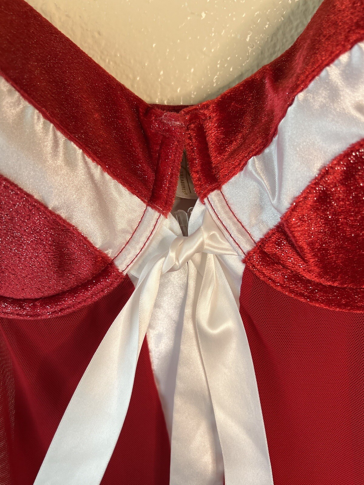 Vintage Secret Treasures Red Nightie Women’s Medium Short Chemise Front Closure