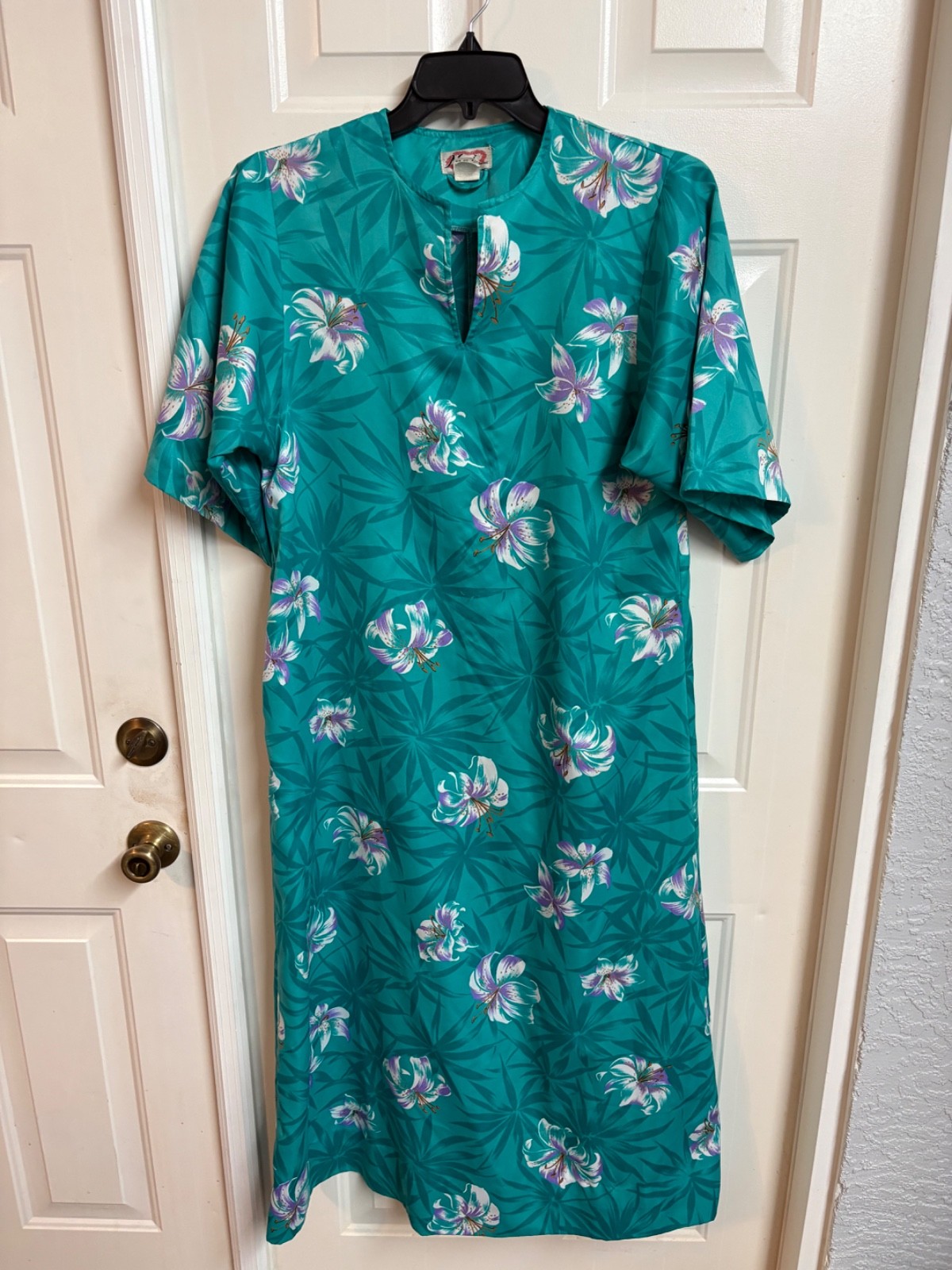 Vintage Hawaiian Muumuu Dress NANI HAWAII Green Flower Made in Hawaii One Size