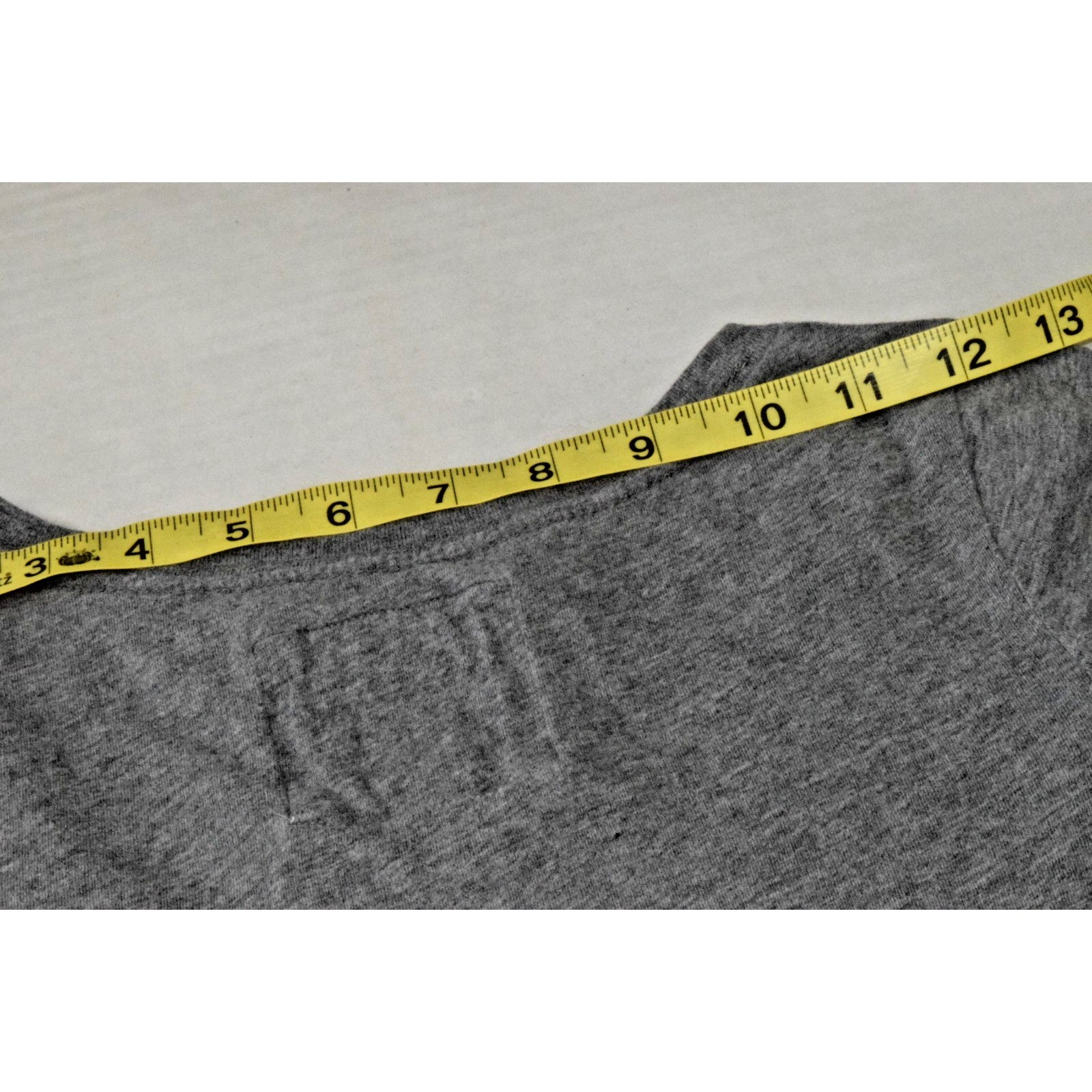 Vintage T-Shirt Abercrombie & Fitch Size XS Y2K Gray Ultra Low V Neck Moose 1892