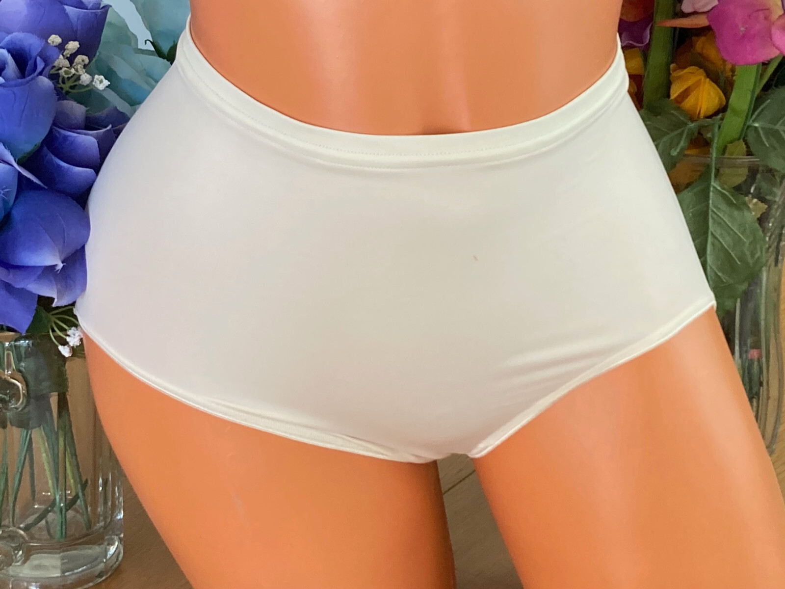 1023 Flexees 6/M Ivory One Fabulous Body Control Brief Panty #77324