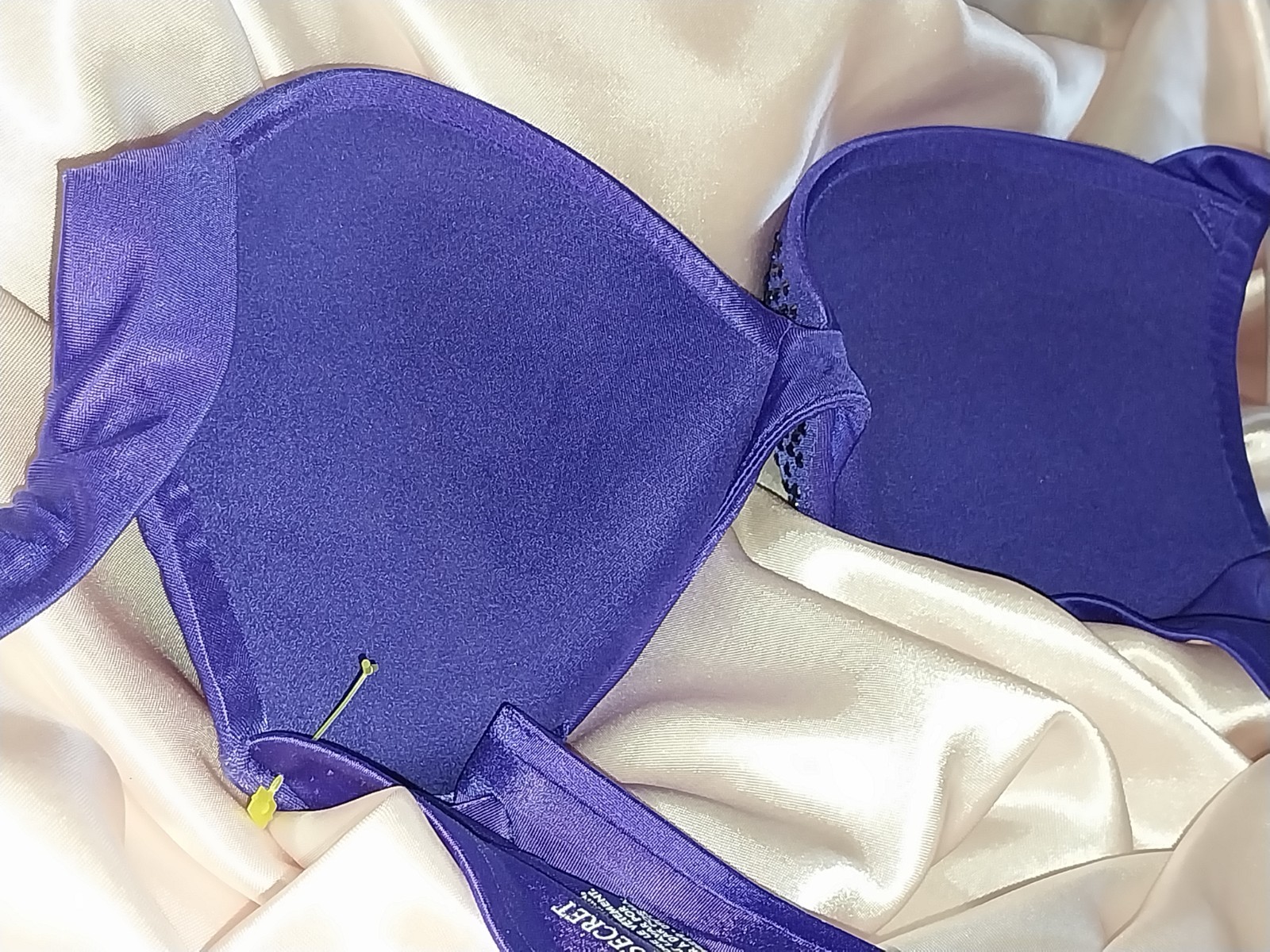 Victoria’s Secret RHINESTONES Very Sexy SHINY Push up PLUNGE BRA 32B Purple Y2K