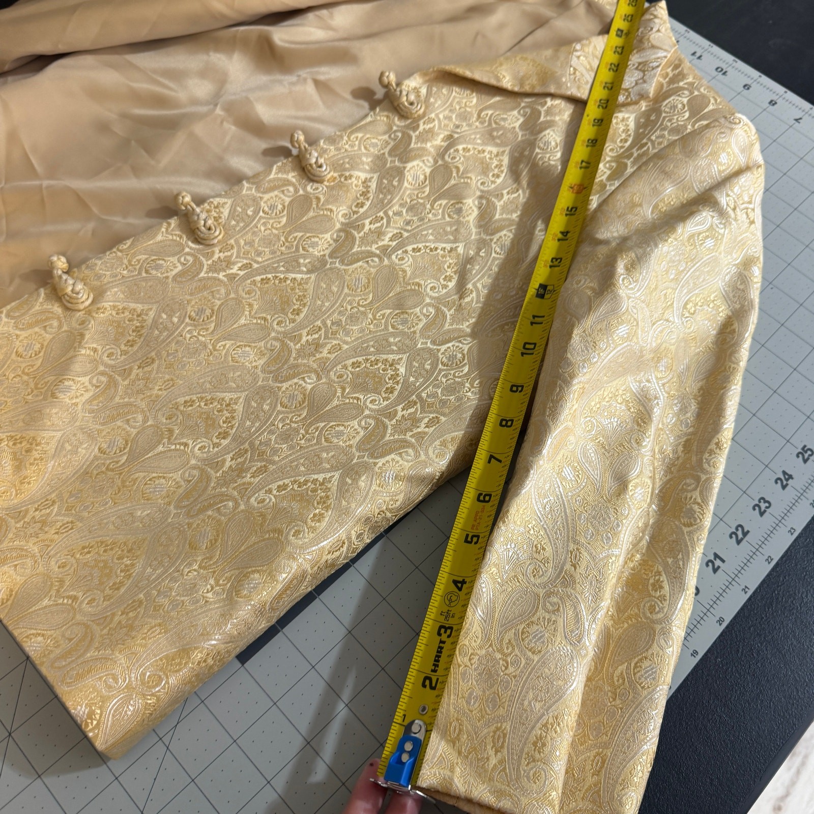 Vintage 80s 90s Champagne Gold Paisley Brocade Satin Frog Button Blazer Jacket