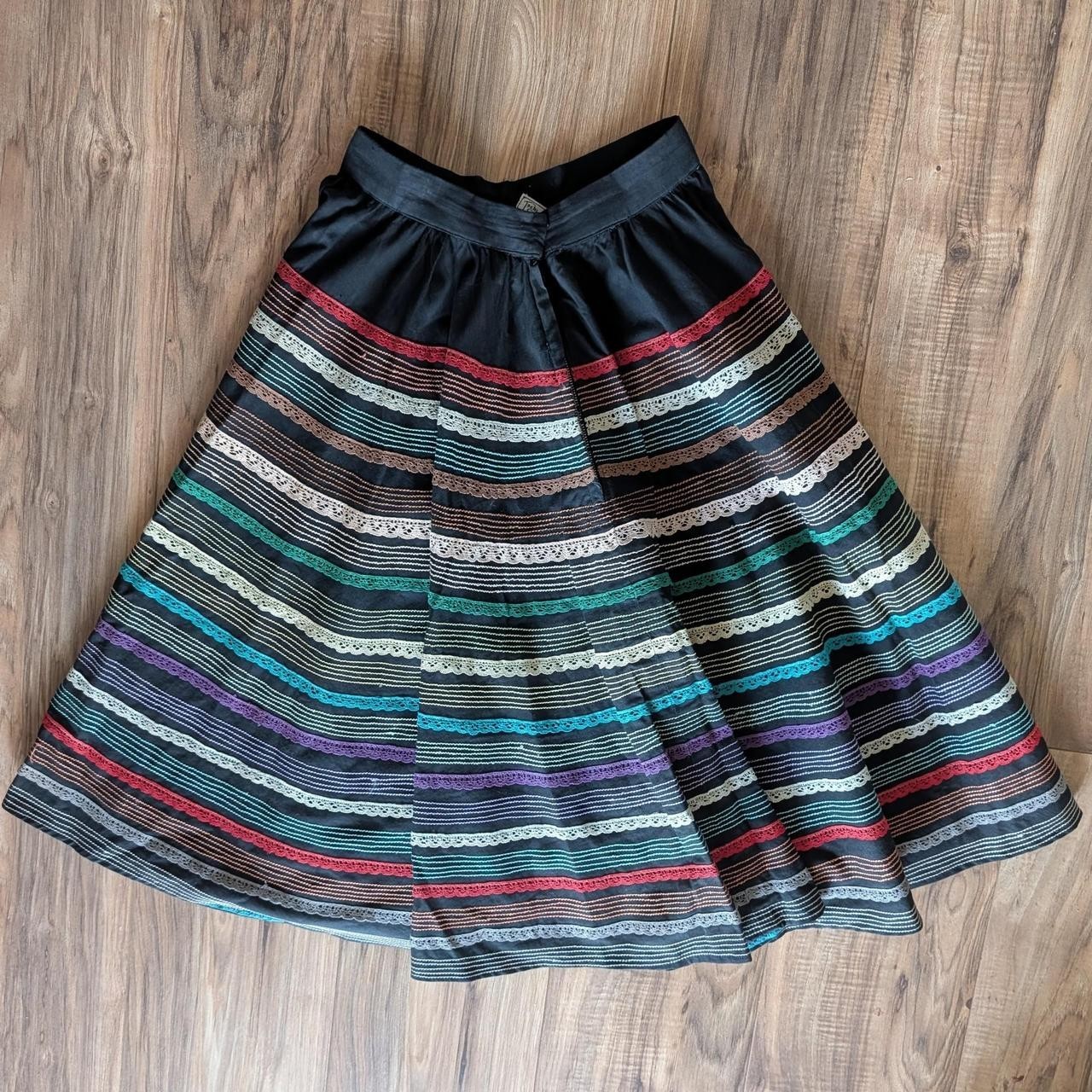 vintage 1950s Tachi Castillo Mexican Folk Art Circle skirt XS