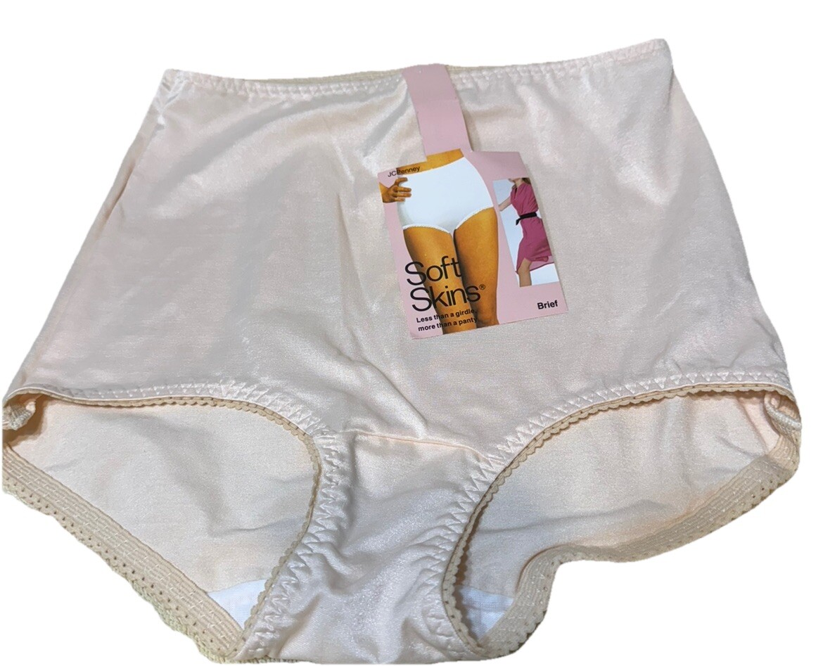 VTG XS/S JCPenney Soft Skins SHINY PEACH Brief Granny Nylon Panties W-22”-26”