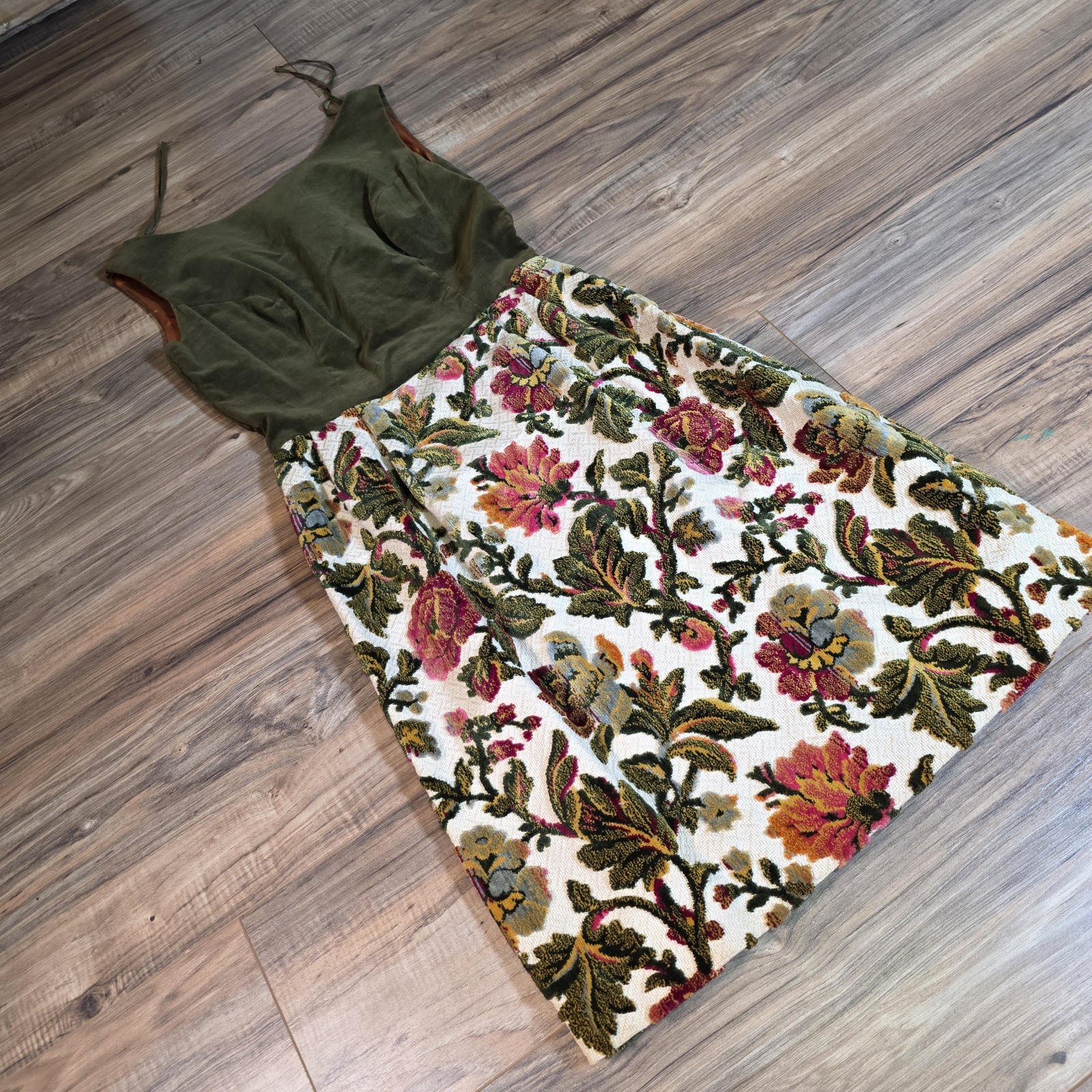 True Vintage Jonathan Logan Velvet Floral Tapestry Dress 1960’s RARE Small ILGWU