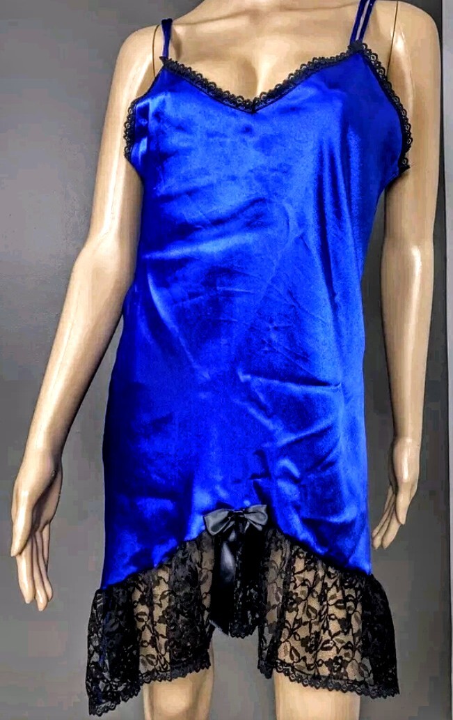 💃Vintage Petra Fashions SZ Medium💙 Blue Satin Chemise Slip Sheath Lace Nighty