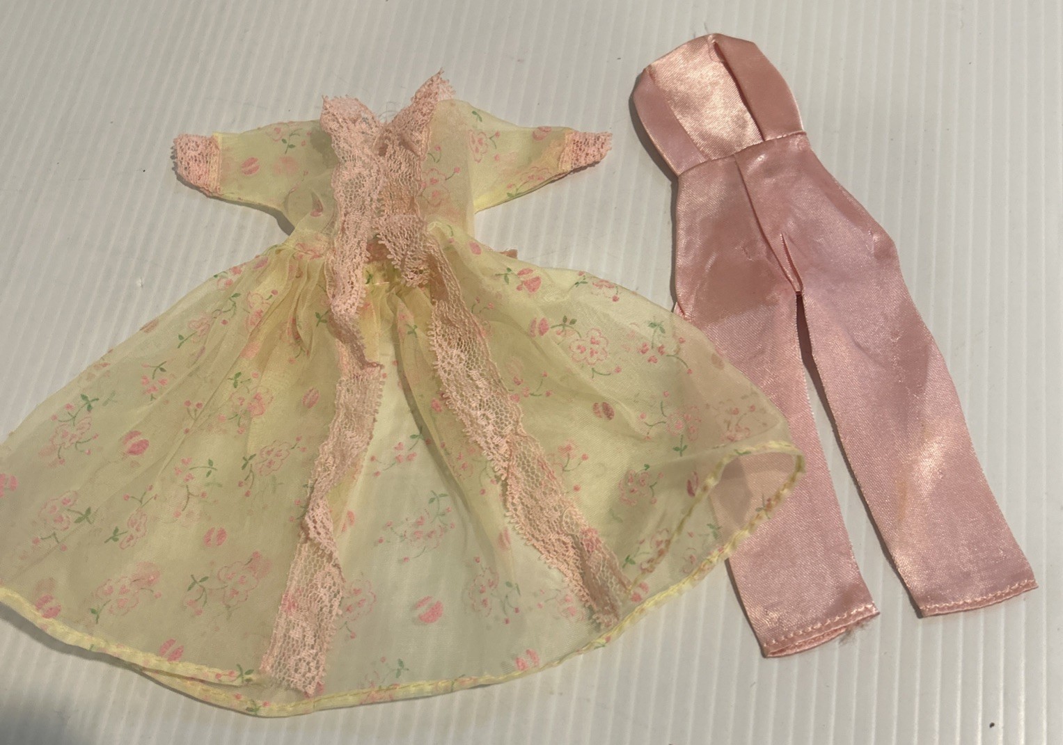 BARBIE VTG Pink On Yellow Romantic Sheer Robe +JUMPSUIT