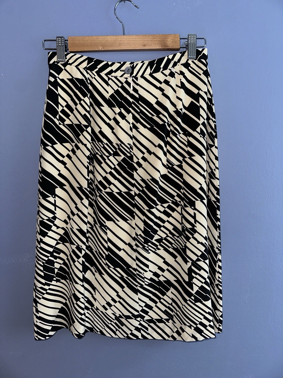 Vintage Nuovacitta Italian Silk Skirt Cream & Black Abstract Size 42 (~Small)
