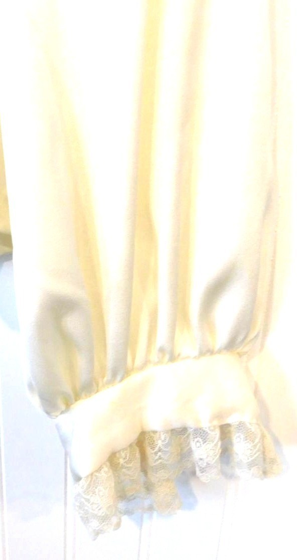 Alice Stuart 14 Off-White Satin Lace Ruffle Edwardian Style Poet 1980s Blouse