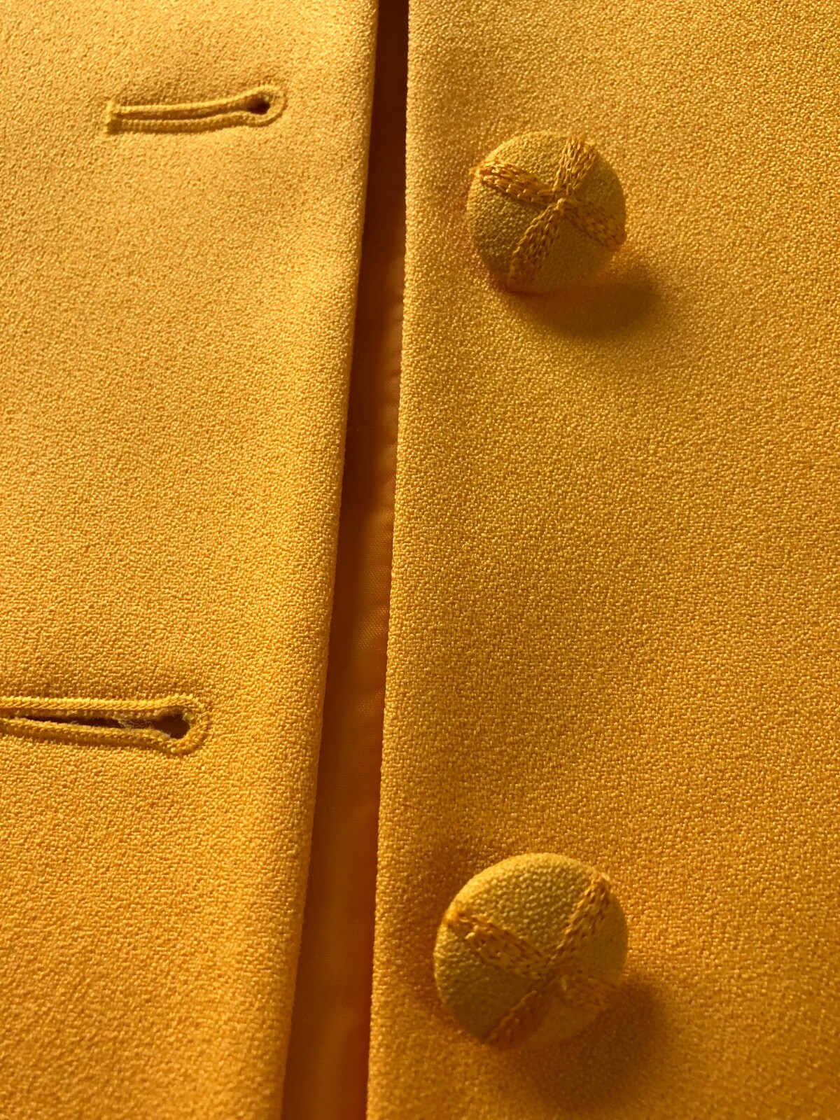 Vintage Yellow „Studio C” Suit – Sequence, lined, covered buttons, longer jacket