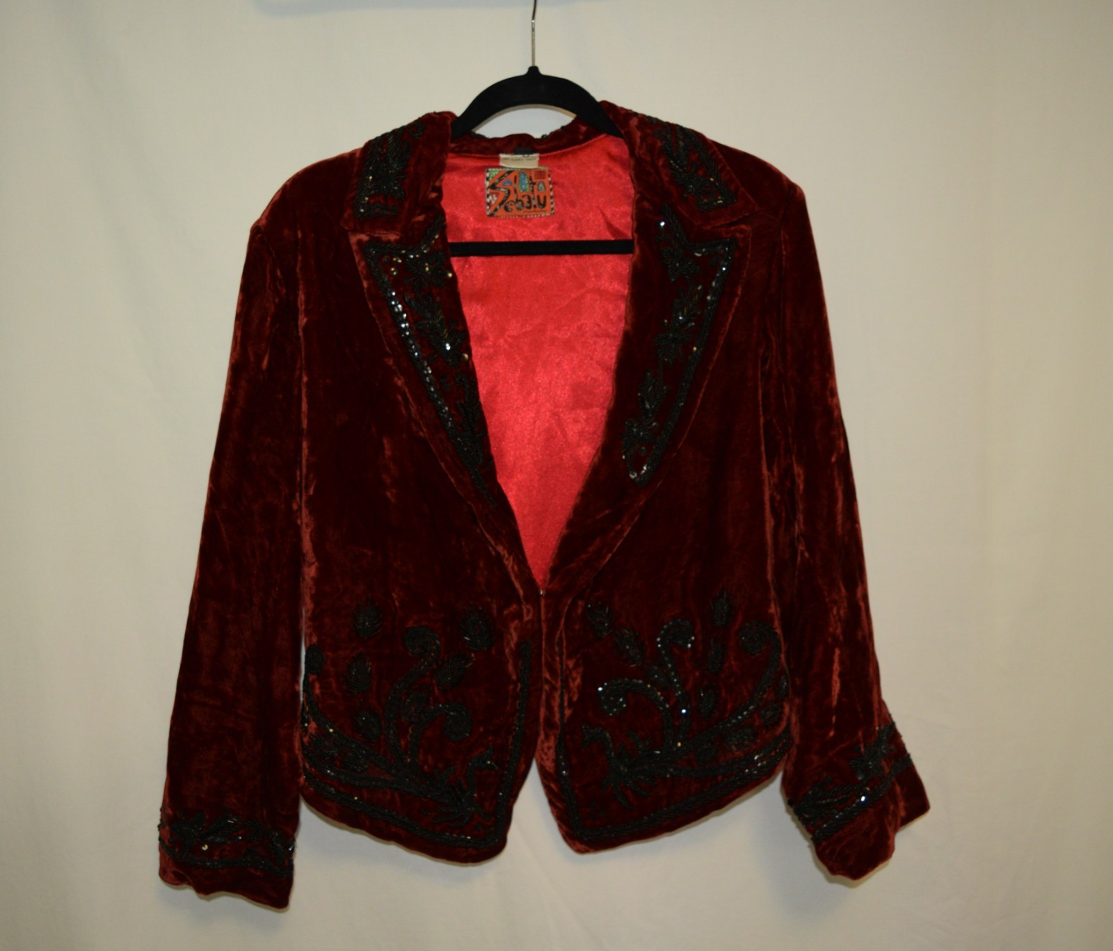 SEBATU VELVET BOLERO JACKET WITH EMBROIDED DETAILS SIZE M