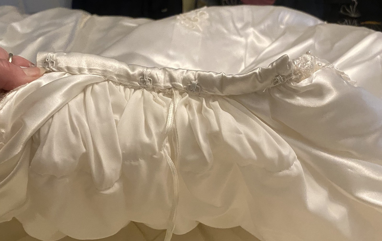 Majestic Vintage Y2k White&Ivory Satin Short Wedding Dress detachable Train Sz.8