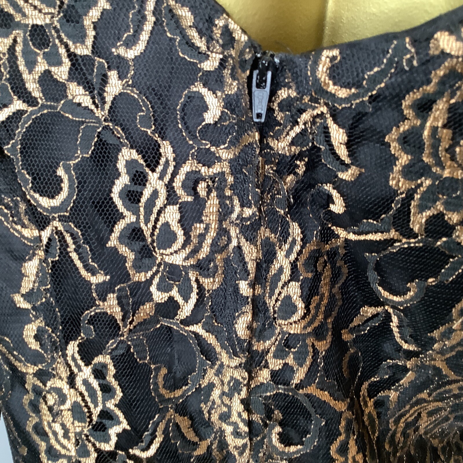 Vtg California Place 80‘s Long Sleeve Dress Sz 16 Black Gold Lace Flowers Goth