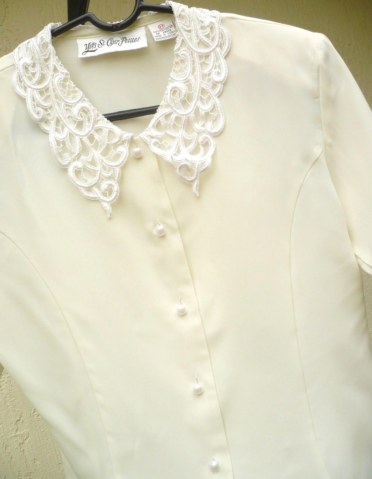 VTG 80S IVORY SATIN LACY PEARL CUTOUT LACE PETER PAN COLLAR BLOUSE S M P WOMEN